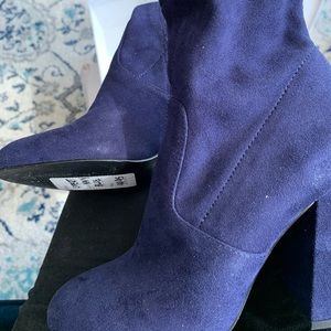 Brand new women’s Steve Madden booties in blue